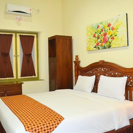 The Kresna Hotel Jogjakarta Buitenkant foto
