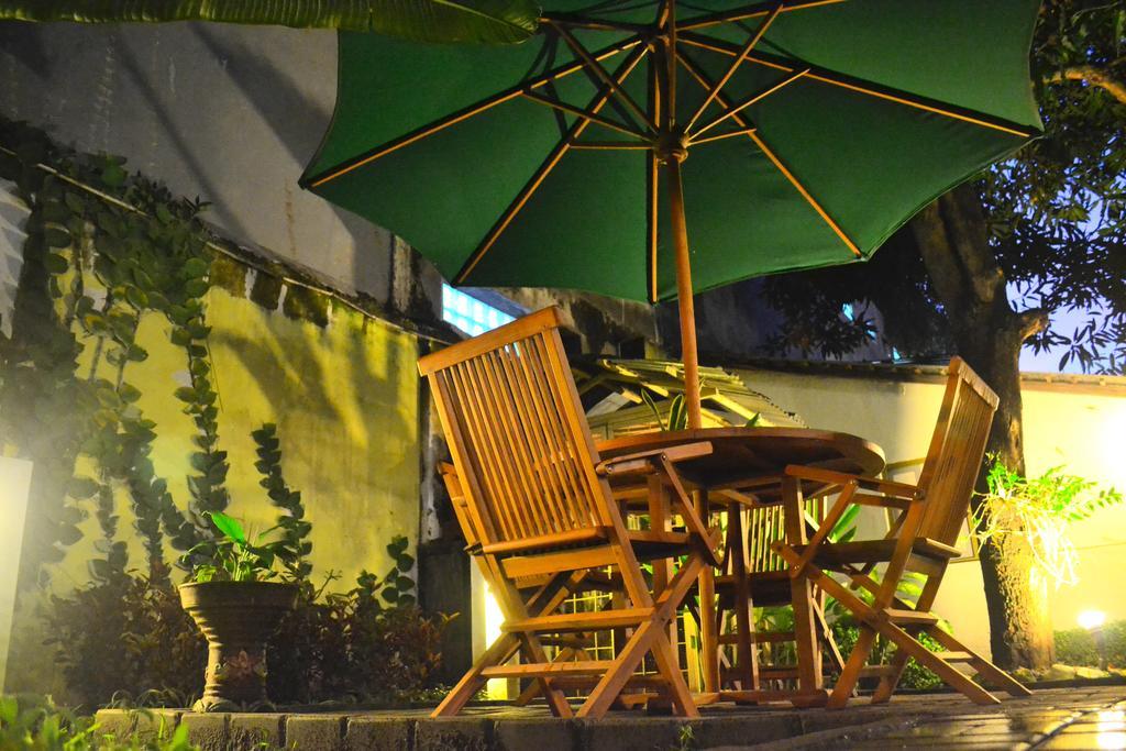The Kresna Hotel Jogjakarta Buitenkant foto