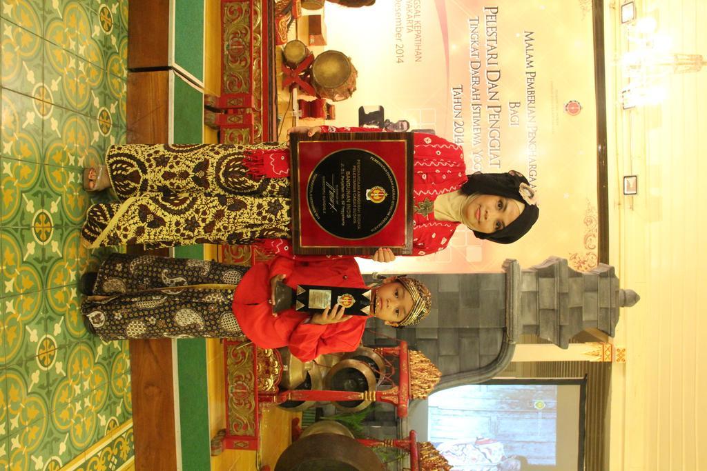 The Kresna Hotel Jogjakarta Buitenkant foto