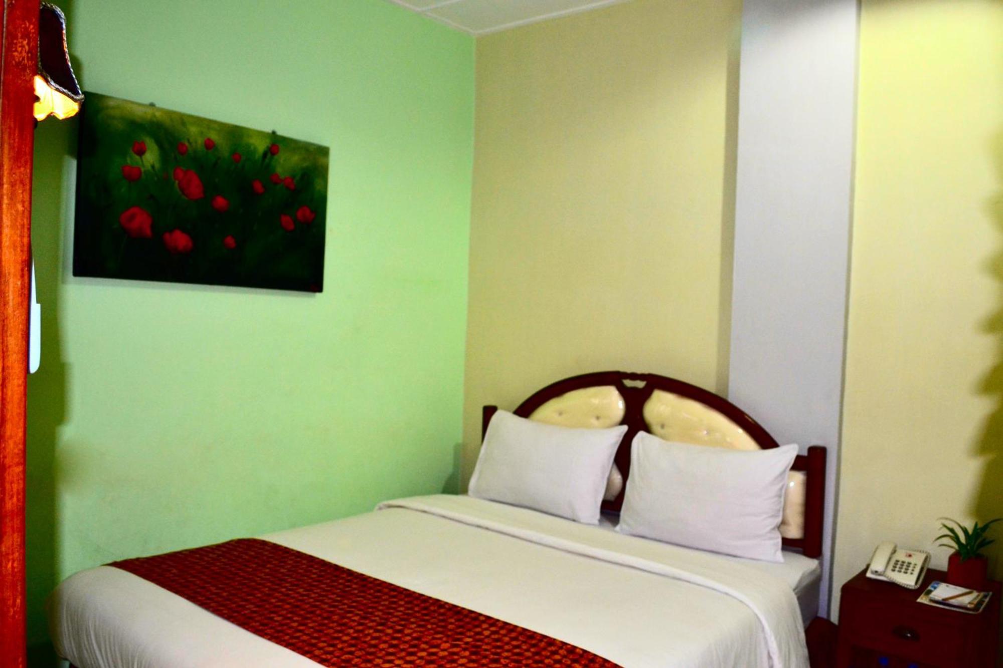 The Kresna Hotel Jogjakarta Kamer foto