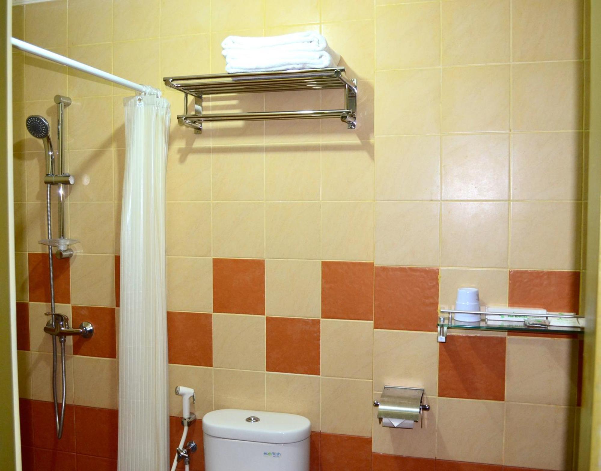The Kresna Hotel Jogjakarta Kamer foto