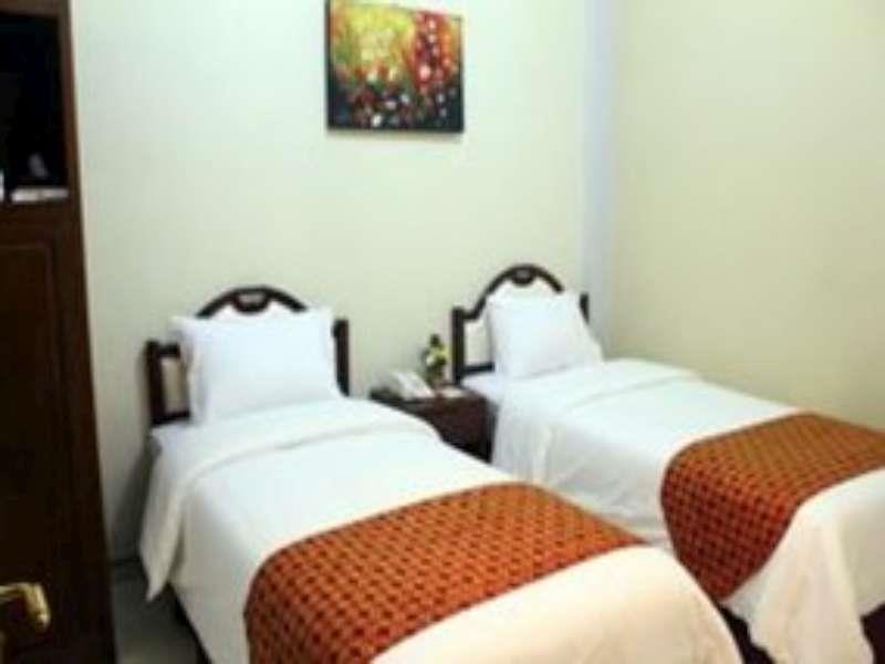 The Kresna Hotel Jogjakarta Buitenkant foto