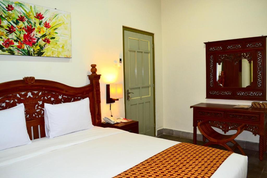 The Kresna Hotel Jogjakarta Buitenkant foto