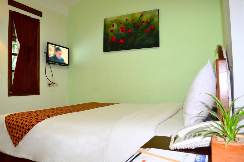 The Kresna Hotel Jogjakarta Buitenkant foto