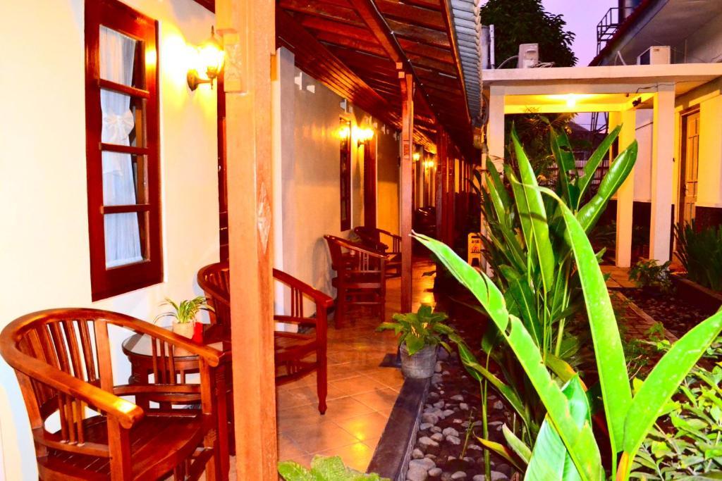 The Kresna Hotel Jogjakarta Buitenkant foto