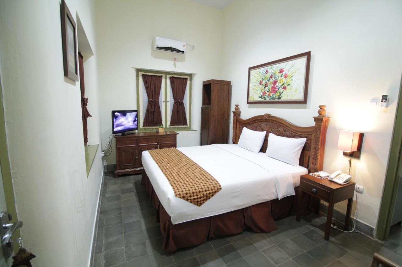 The Kresna Hotel Jogjakarta Buitenkant foto