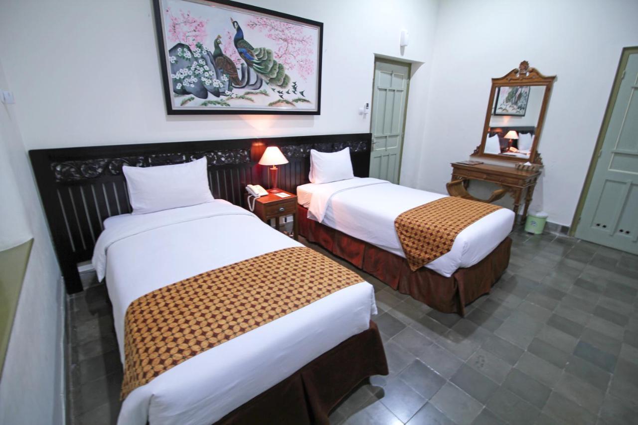 The Kresna Hotel Jogjakarta Buitenkant foto